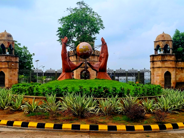 Shraddheya Shri Atal Bihari Vajpayee Botanical Garden-