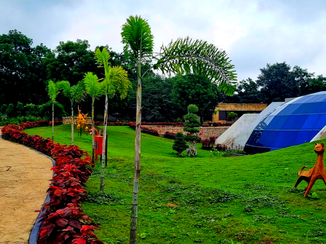 Shraddheya Shri Atal Bihari Vajpayee Botanical Garden-